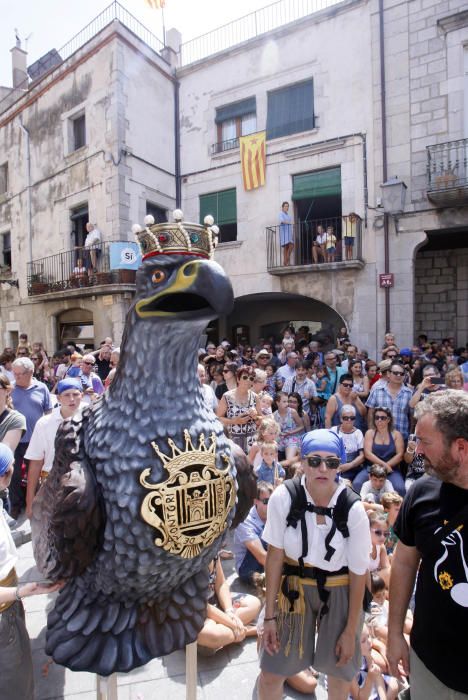 L''Àguila torna a la cercavila de Sant Genís a Torroella de Montgrí