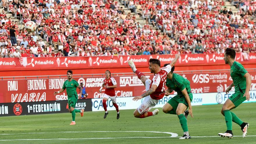 El Real Murcia llora su eliminación del play off de ascenso