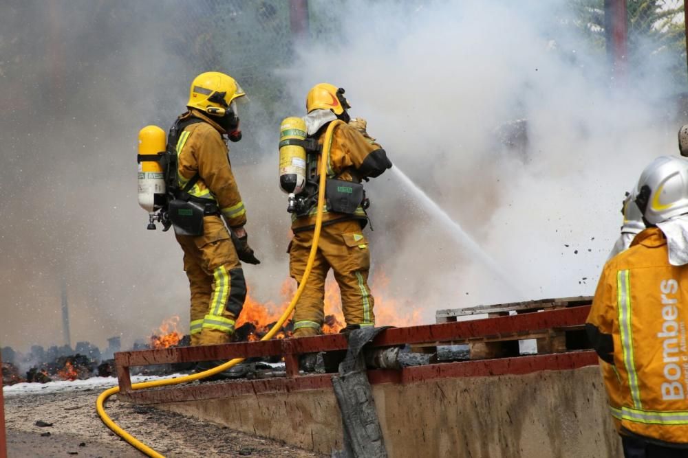 Incendio en un almacén de hortalizas de Cox