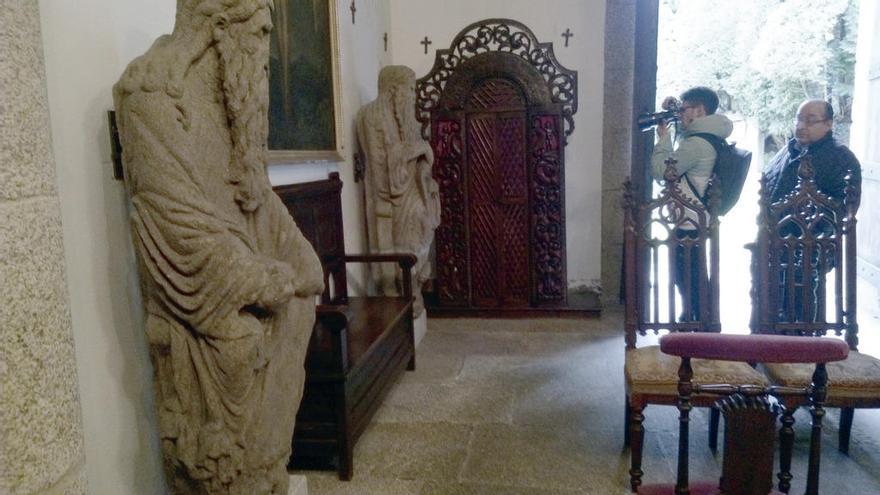 Las esculturas de Abraham e Isaac en la capilla del pazo de Meirás.