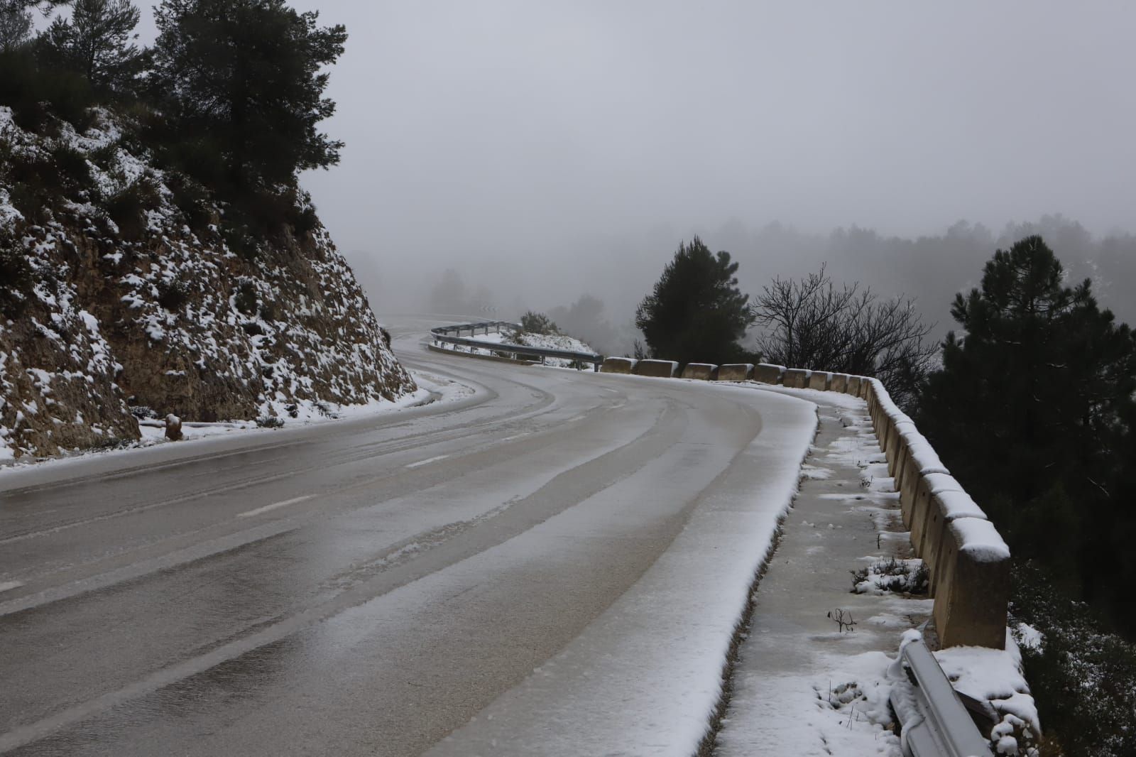 La nieve llega a Enguera