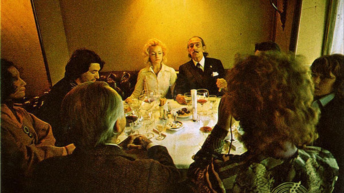 Salvador Dalí, en el restaurante Vía Veneto, del que el genio ampurdanés fue un cliente habitual.
