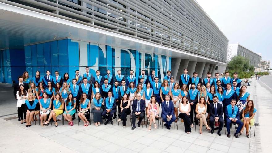 Alumnos de la décima edición del MBA Junior EDEM y la primera edición del Máster en Emprendimiento y Liderazgo.