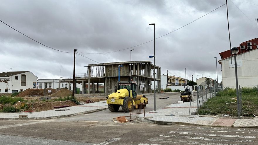 Retrasos en la urbanización de la calle Navalmoral de la Mata