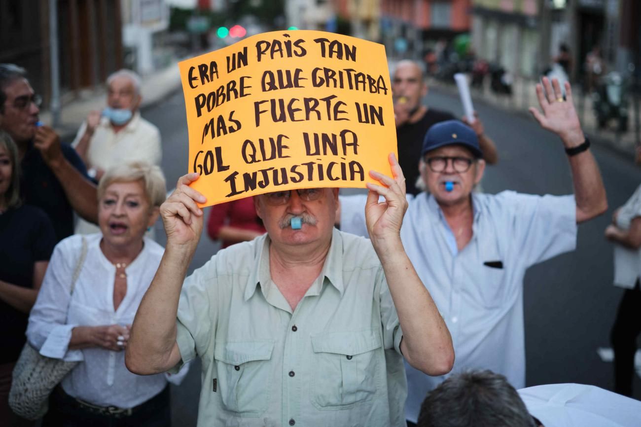 Movilización de los vecinos de San Sebastián contra el cambio de nombre de la avenida