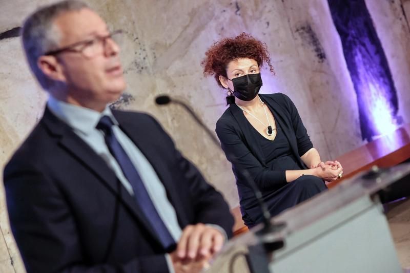 Debate sobre migración en el Espacio Cultural de CajaCanarias de Santa Cruz