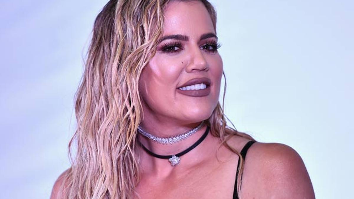 Khloé Kardashian presume de anillo. ¿De compromiso?