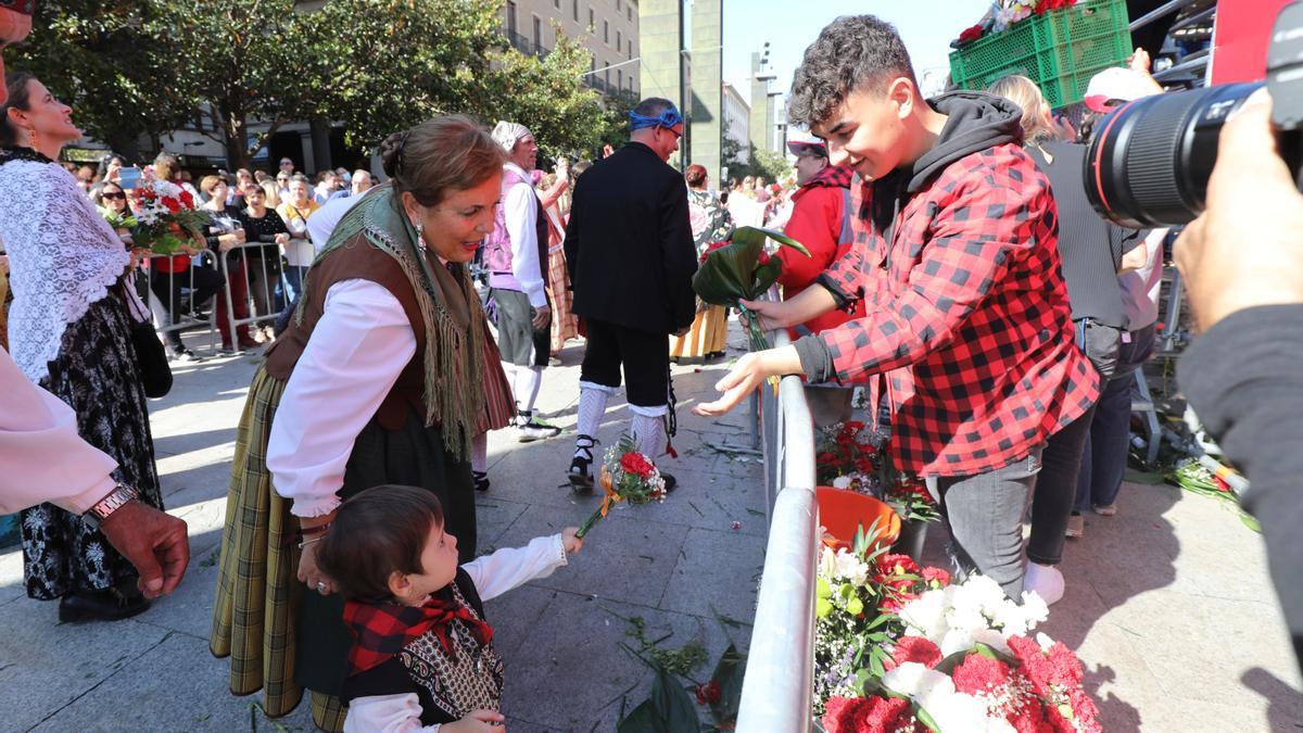 PILAR 2022. OFRENDA DE FLORES A LA VIRGEN DEL PILAR