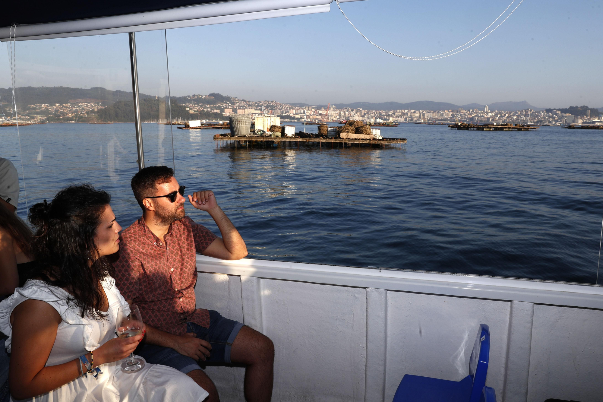 Ocho tapas de ensueño y un brindis al atardecer: así son los paseos SolPor por la ría