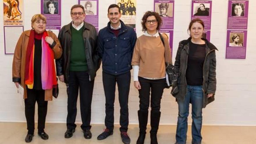 El Museu Comarcal repasa la vida de 35 republicanas en una exposición gráfica