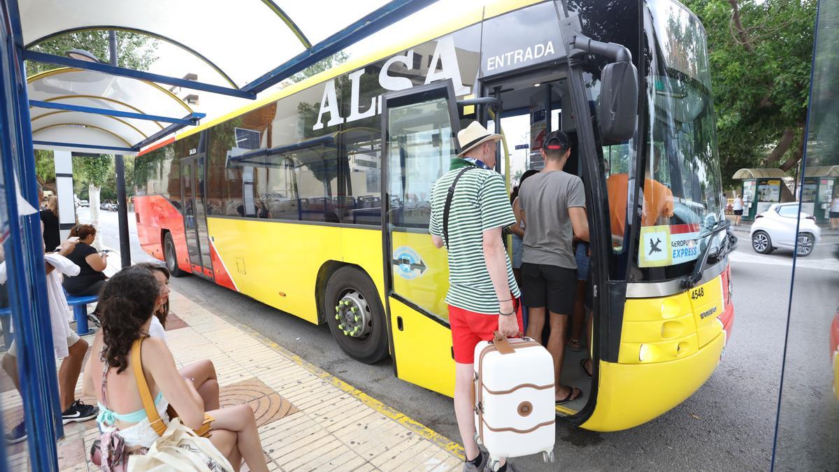 Un autobús en Ibiza