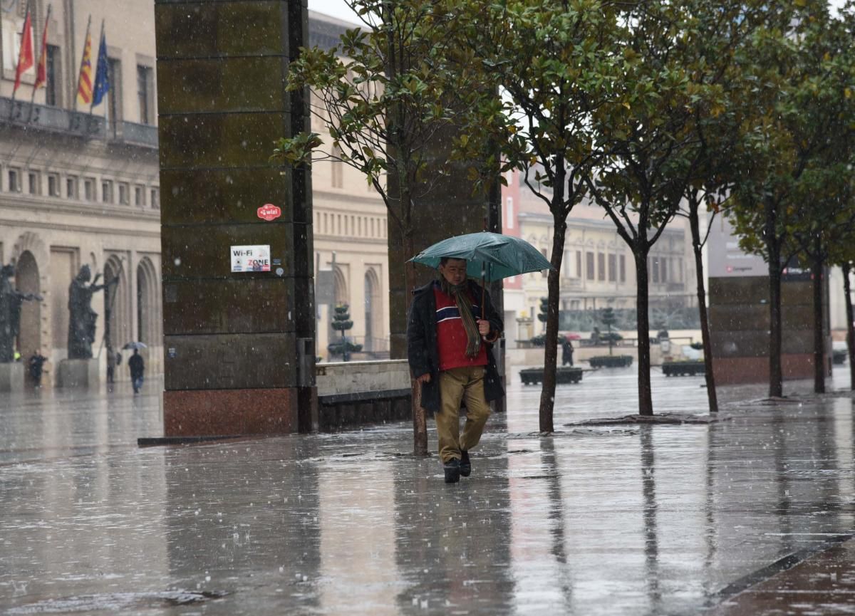 La nieve llega a Zaragoza