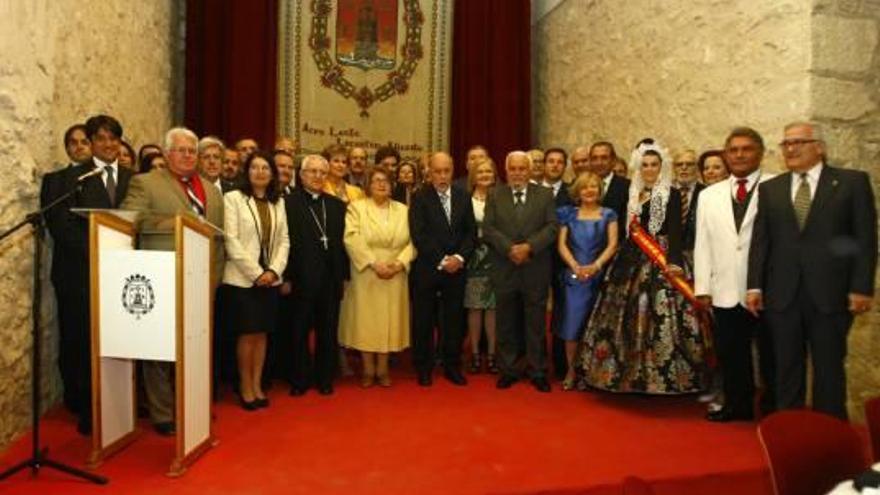 El Ateneo de Alicante distingue a la Santa Faz con su medalla de honor