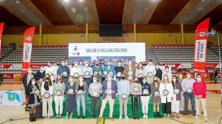 Los premiados en la Gala de la Vela Gallega, celebrada en el Central de As Travesas.