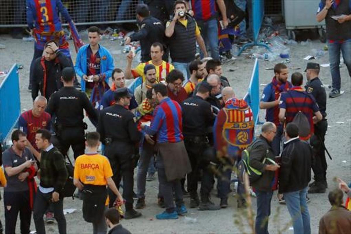 Control de seguridad en los accesos al Wanda Metropolitano, el pasado sábado, antes del partido de final de Copa.