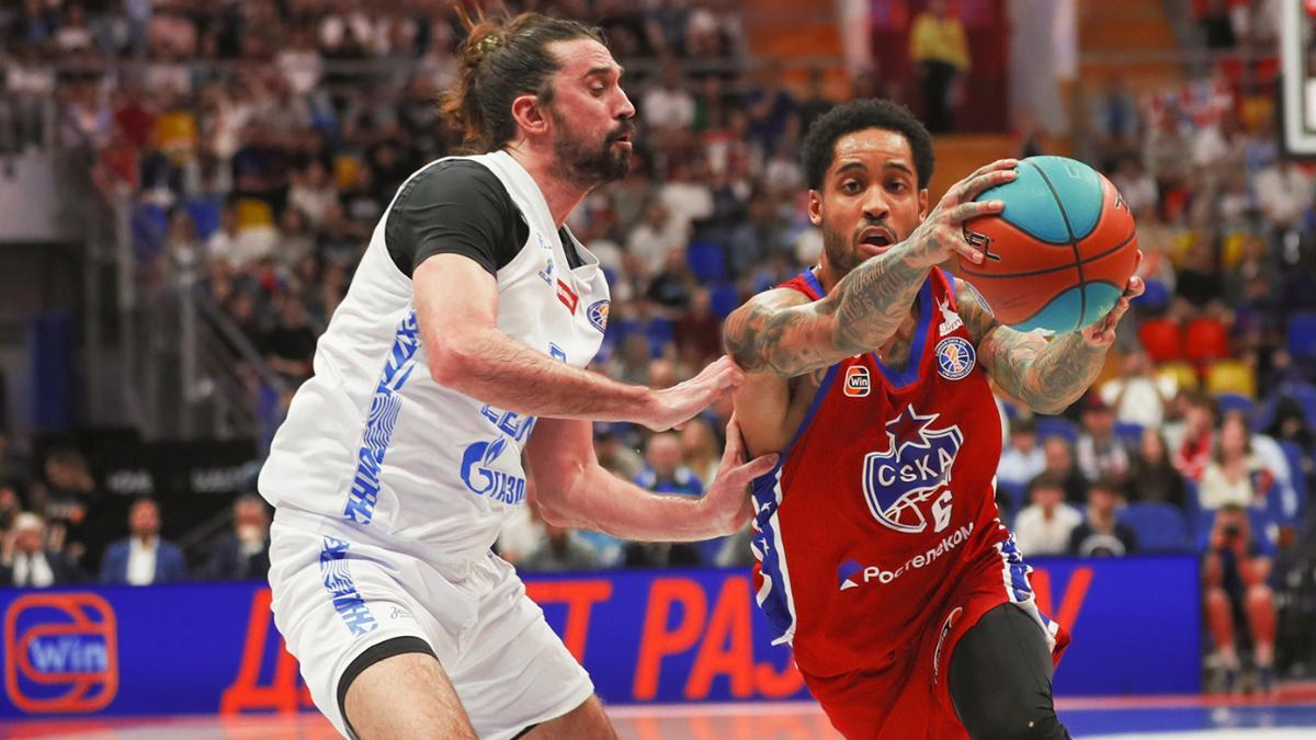 Shved trata de frenar a Melo Trimble