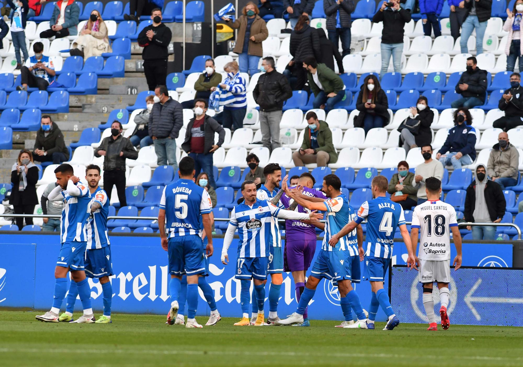 El Deportivo se libera con una goleada al Langreo (5-0)