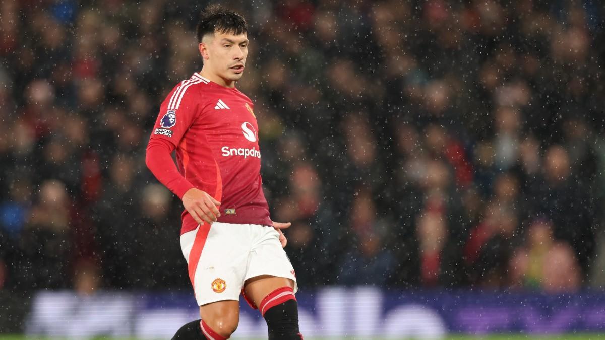 Lisandro Martínez con la camiseta del Manchester United