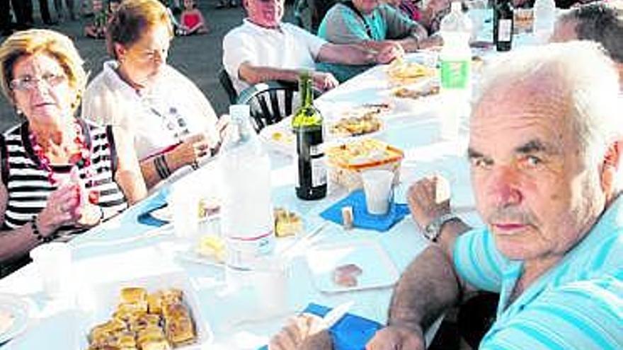 Los jubilados de Salinas celebran el verano