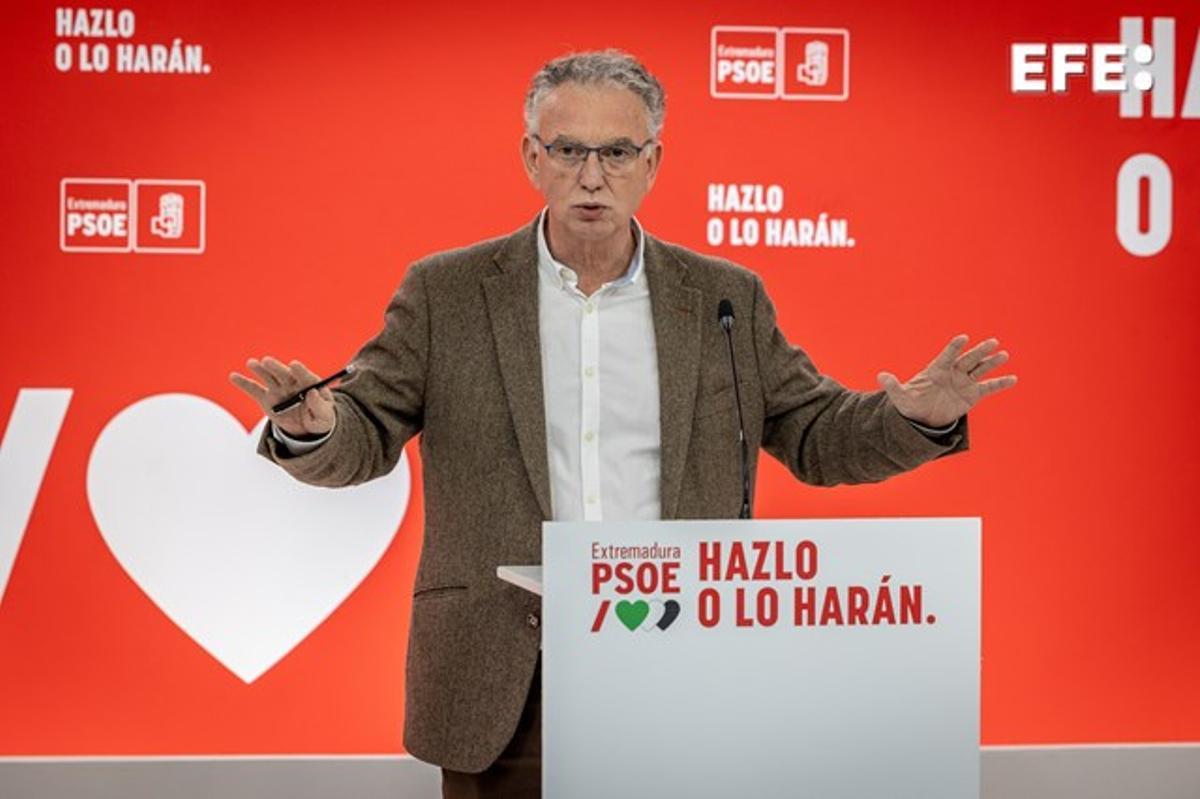 El presidente de la Comisión Gestora del PSOE de Extremadura, José Luis Quintana, ha hecho este martes un llamamiento a la militancia socialista para que acuda a la jornada de votación.