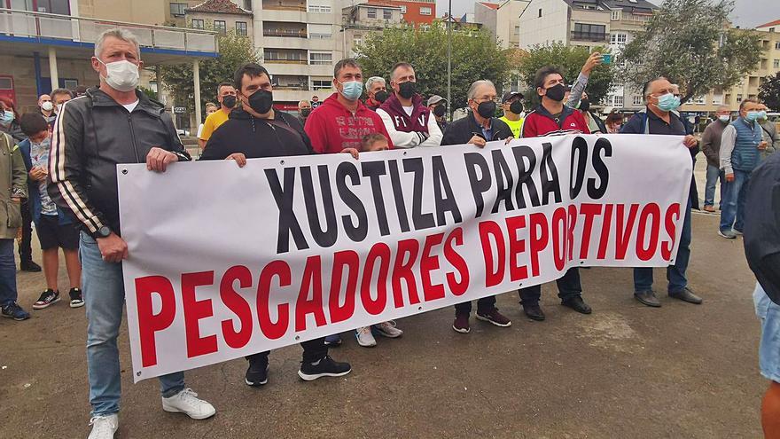 Portos tramita el escrito de los bateeiros para que las cañas vuelvan a A Mosqueira