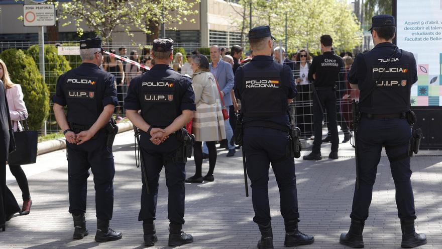 El BEA y Arrels del Canvi critican la &quot;violencia policial&quot; en la protesta contra Mazón en la UPV, que la policía niega