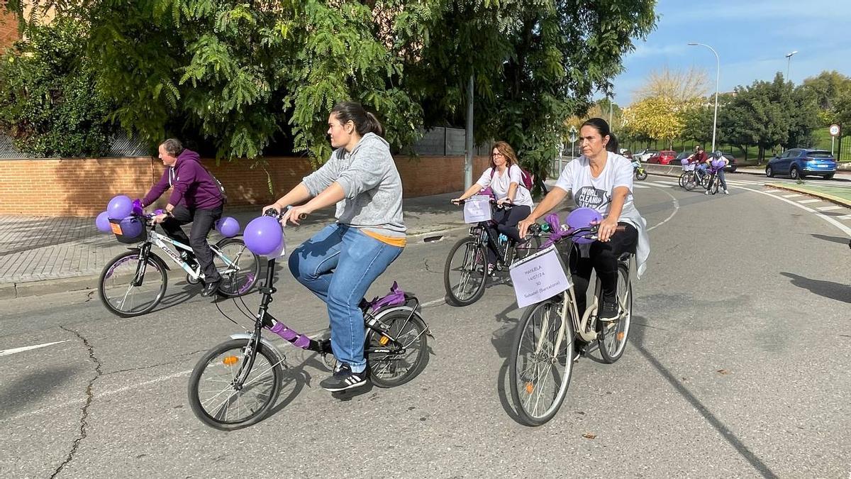 Varias participantes en la marcha.
