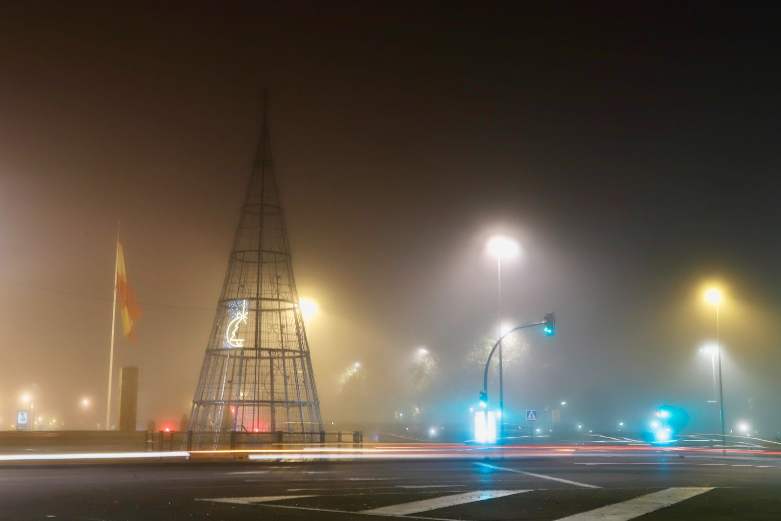 Córdoba amanece bajo una intensa niebla