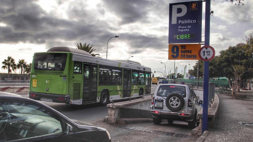 El último objetivo de las medidas solicitadas es la apuesta por el transporte público frente al privado.