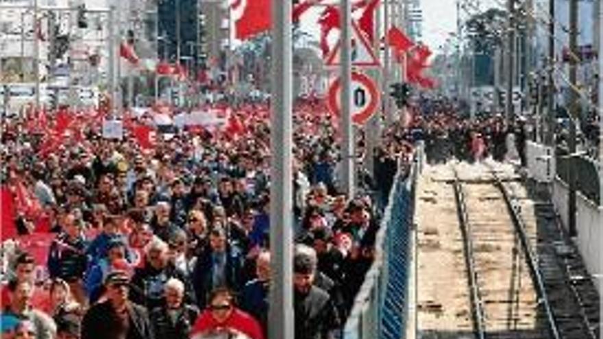 La protesta internacional de Tunis va congregar milers de persones.