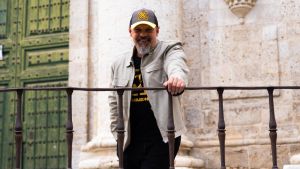 Pérez Gellida, fotografiado en las calles de Valladolid
