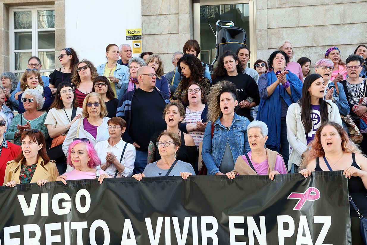 Minutos de silencio en toda Galicia por el crímen machista de Oia