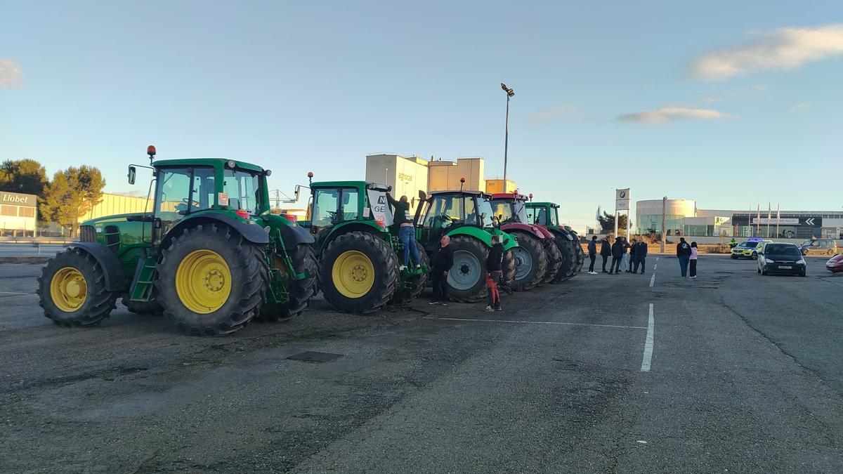 Tractors del Bages i el Berguedà marxen per la C-16 cap a Barcelona per celebrar el segon aniversari de la Revolta Pagesa