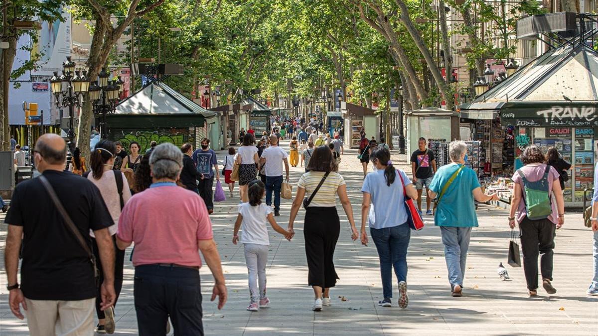 Ambiente en la Rambla de Barcelona, el sábado 20 de junio.