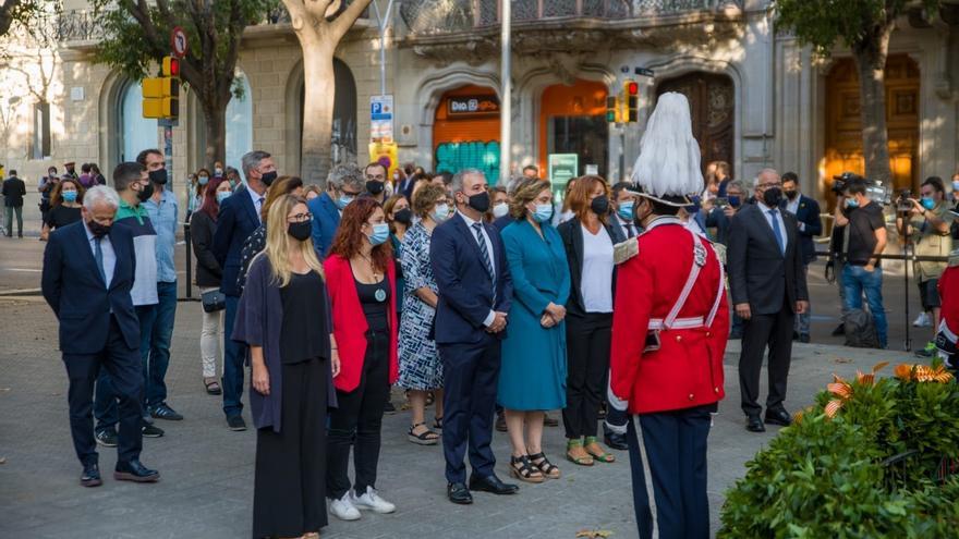 Aragonès y Colau participan en la ofrenda floral al monumento de Rafael Casanova