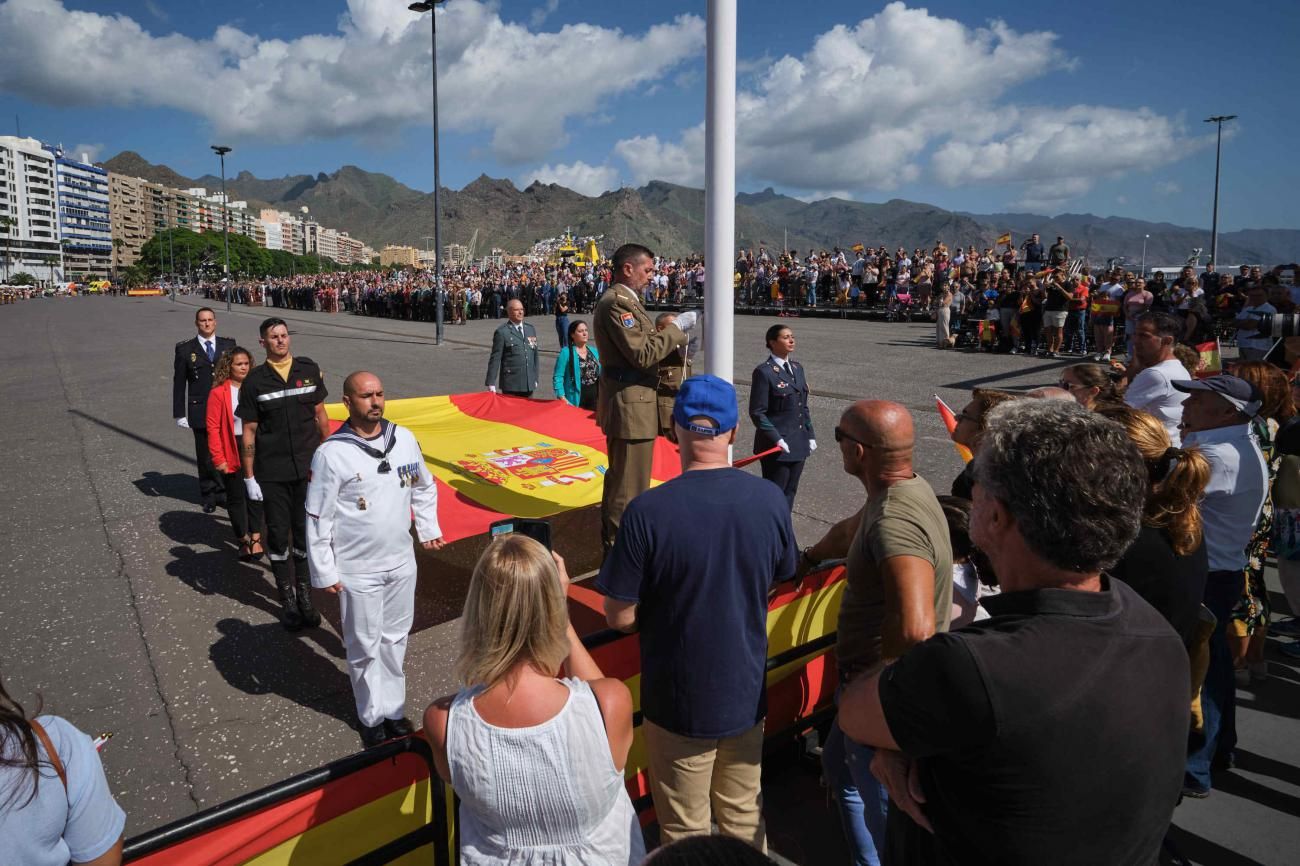 Jura de Bandera de civiles en Santa Cruz