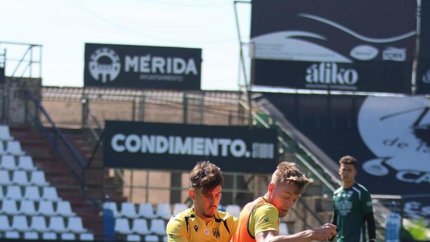 El Mérida se juega sus opciones de playoff ante el colista Arenteiro en un partido crucial