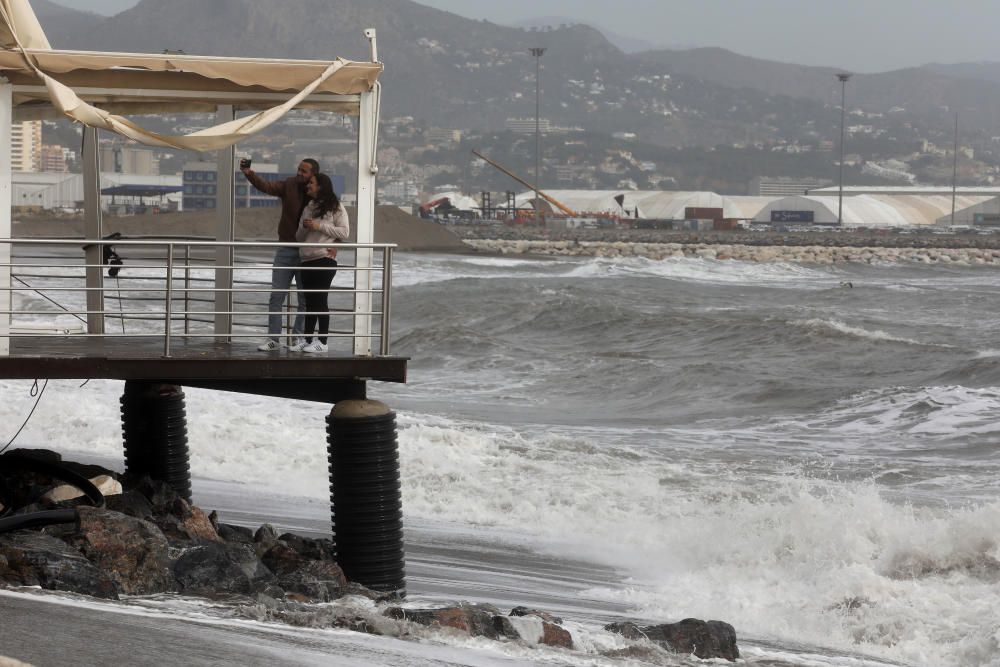 Temporal de viento y lluvia en Málaga