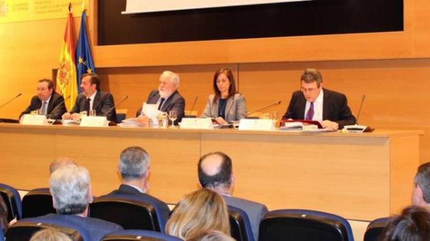 El Consell se aparta de la abstención de los regantes y apoya el Plan del Júcar