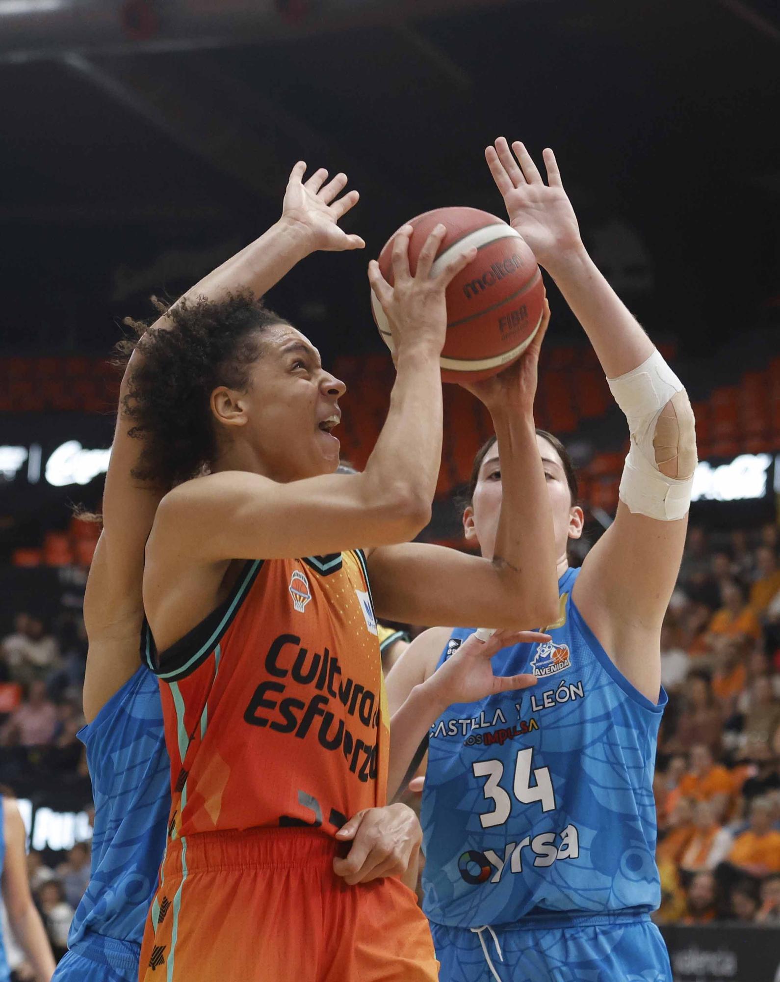 Valencia Basket - Perfumerías Avenida