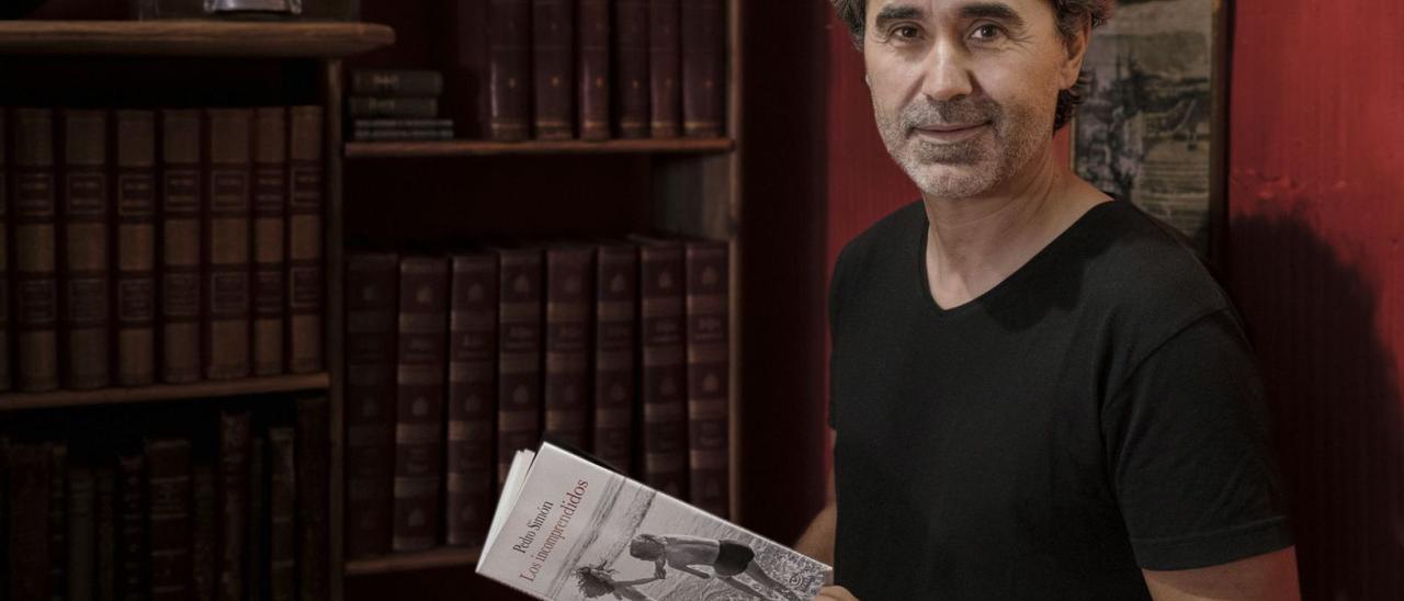 Pedro Simón es el autor 
de «Los incomprendidos».  ©Carlos Ruiz