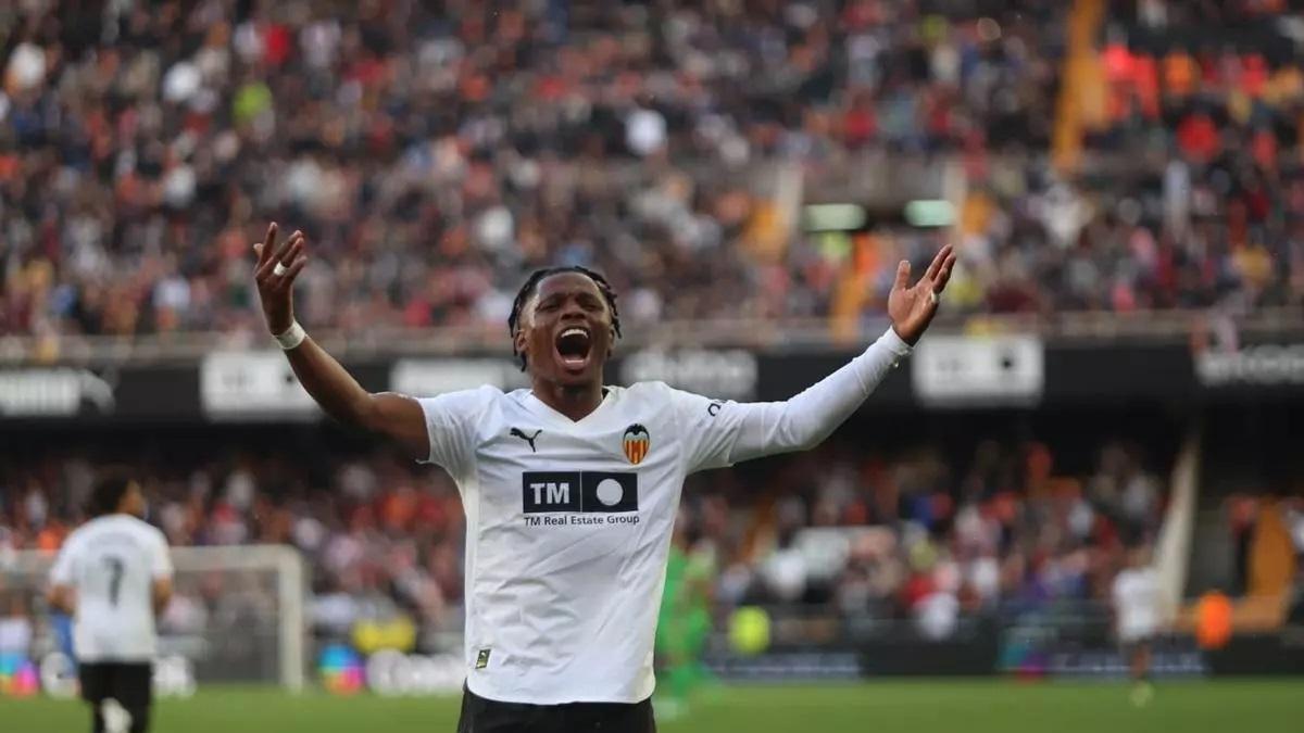 Ramazani, con la camiseta del Valencia CF, la pasada temporada.