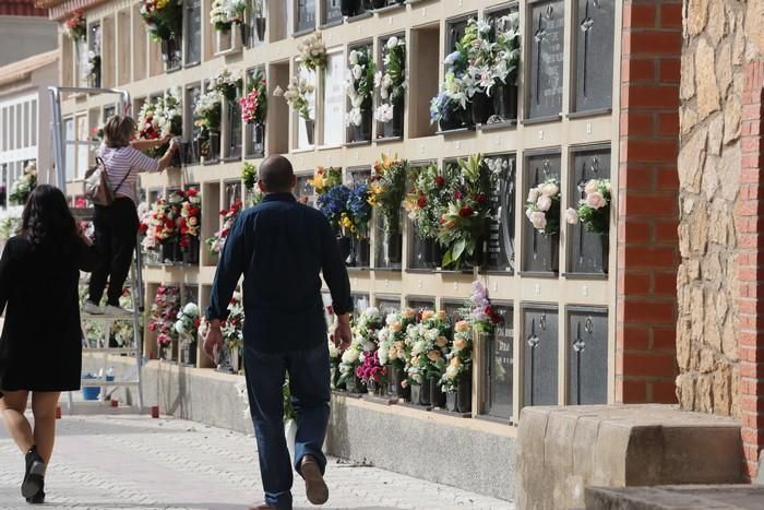 Día de Todos los Santos en el cementerio de Lorca