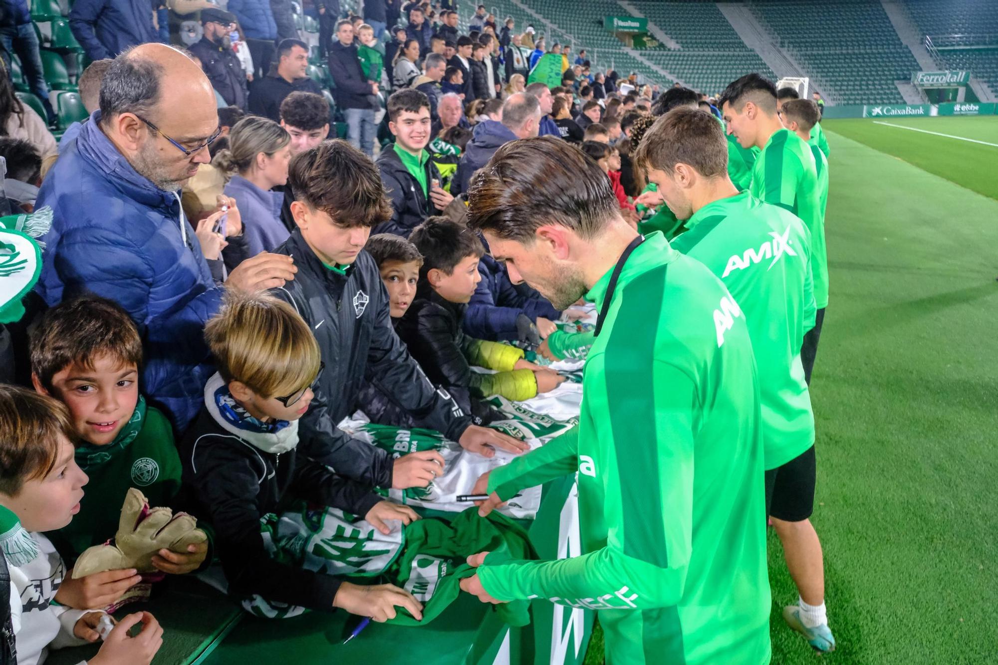 Así ha sido la sesión de entrenamiento abierta con entrada solidaria del Elche CF