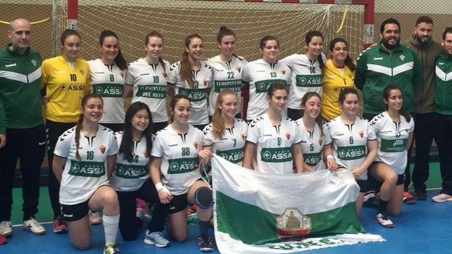 El equipo juvenil femenino del CB Elche