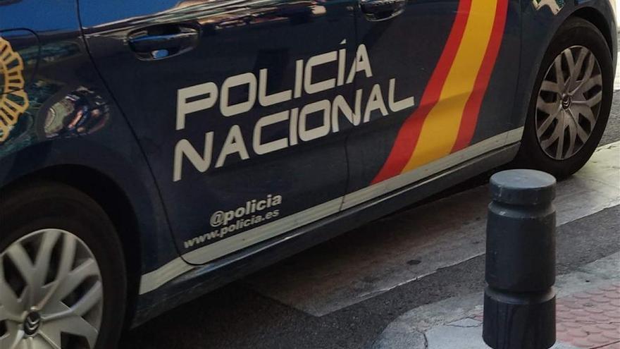 Detenido un hombre en Lucena por causar desperfectos a cinco vehículos