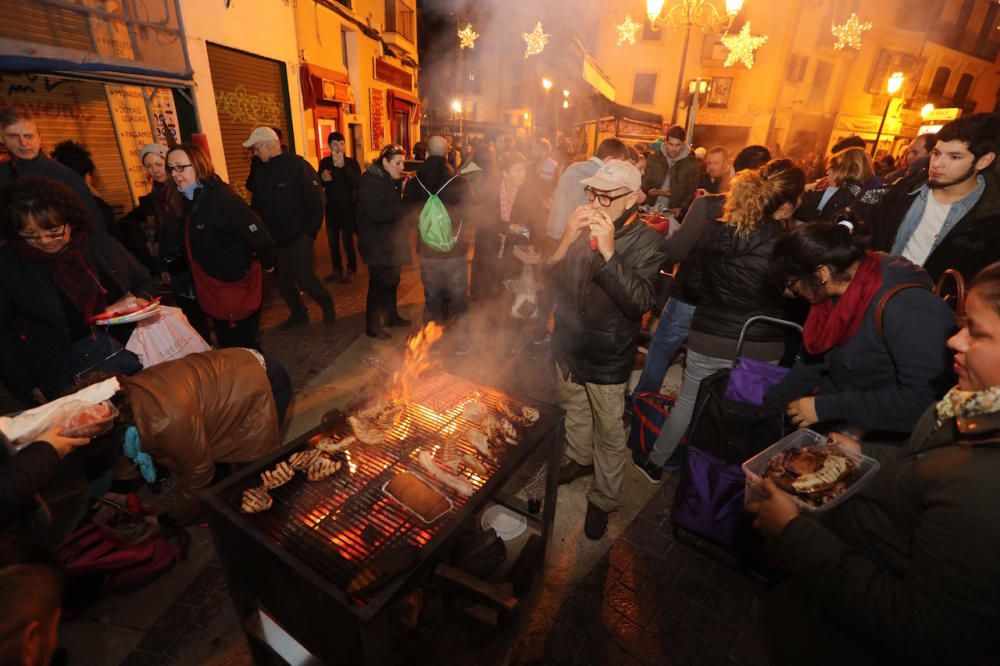 Sant Sebastià 2018: el Drac de na Coca enciende los 'foguerons'