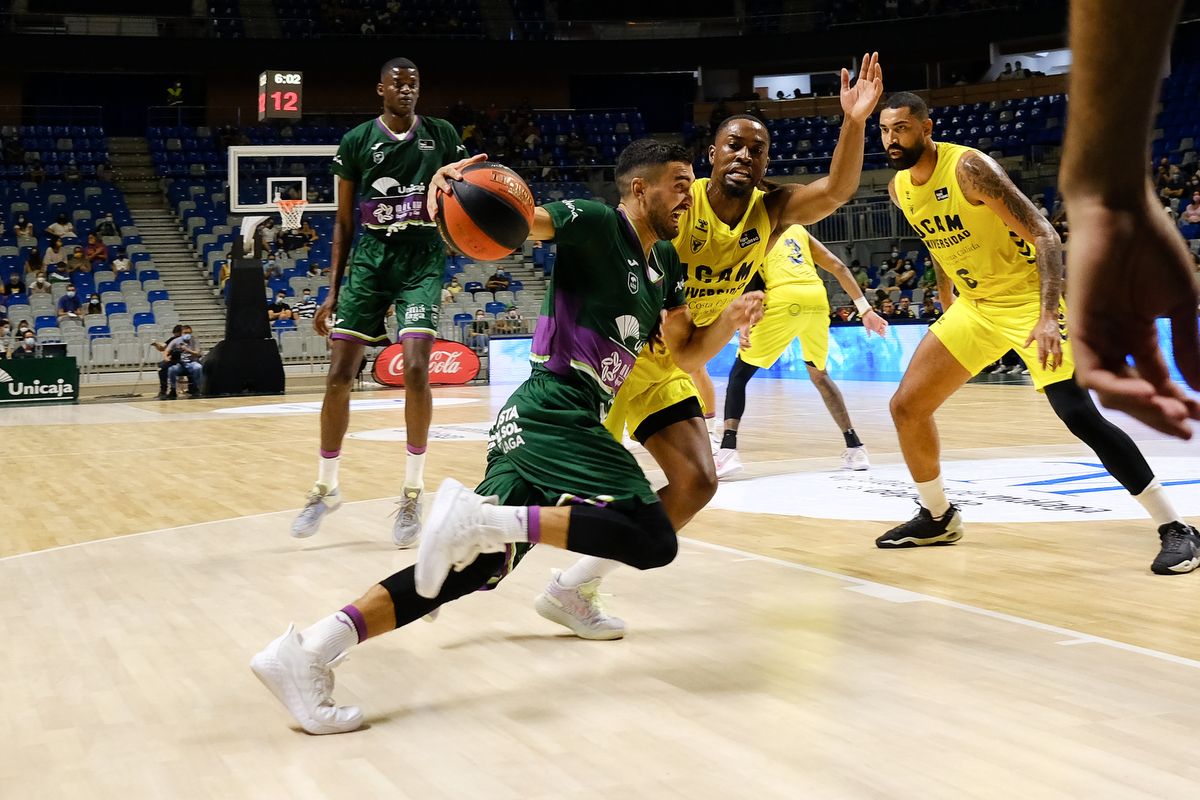 El Unicaja también gana al UCAM y se lleva el Trofeo Costa del Sol