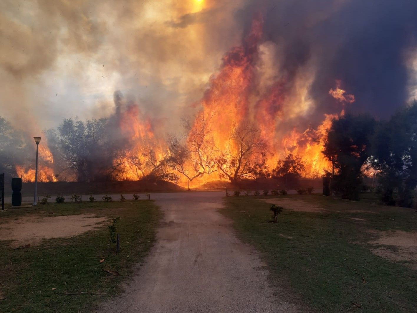 Incendi de matolls a l'Estartit