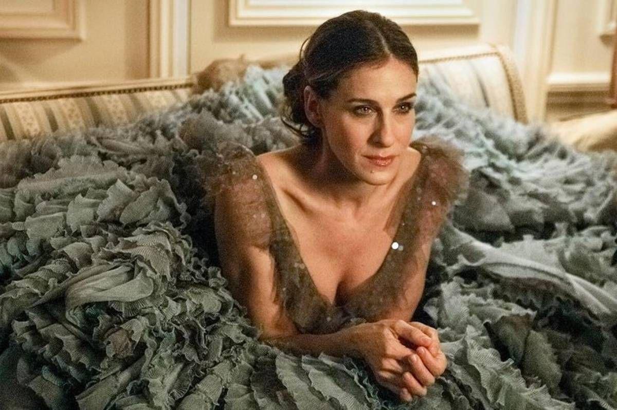 Carrie Bradshaw con un vestido de tul de Atelier Versace en el final de 'Sexo en Nueva York'